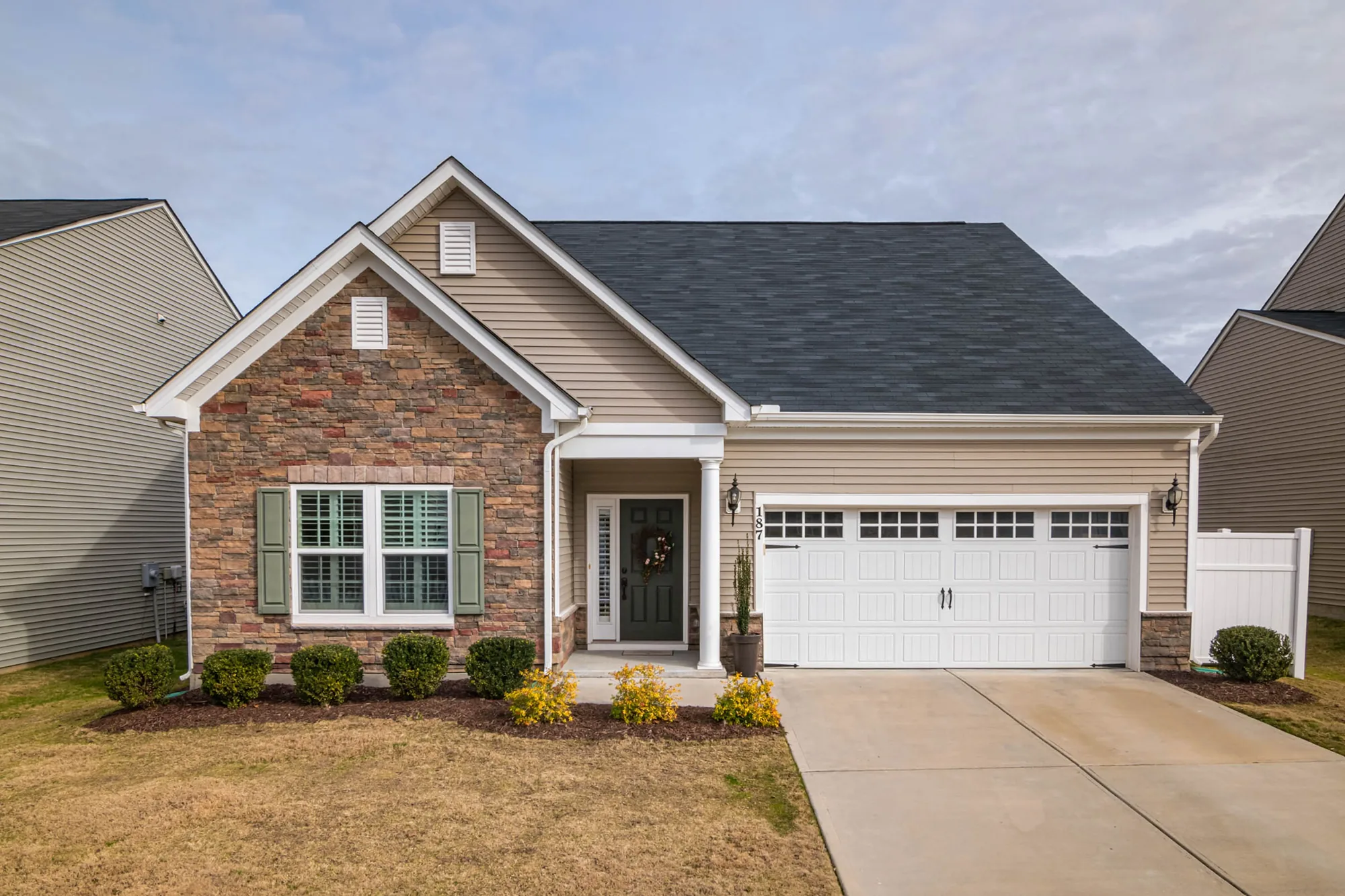 Residential garage door in Nitro